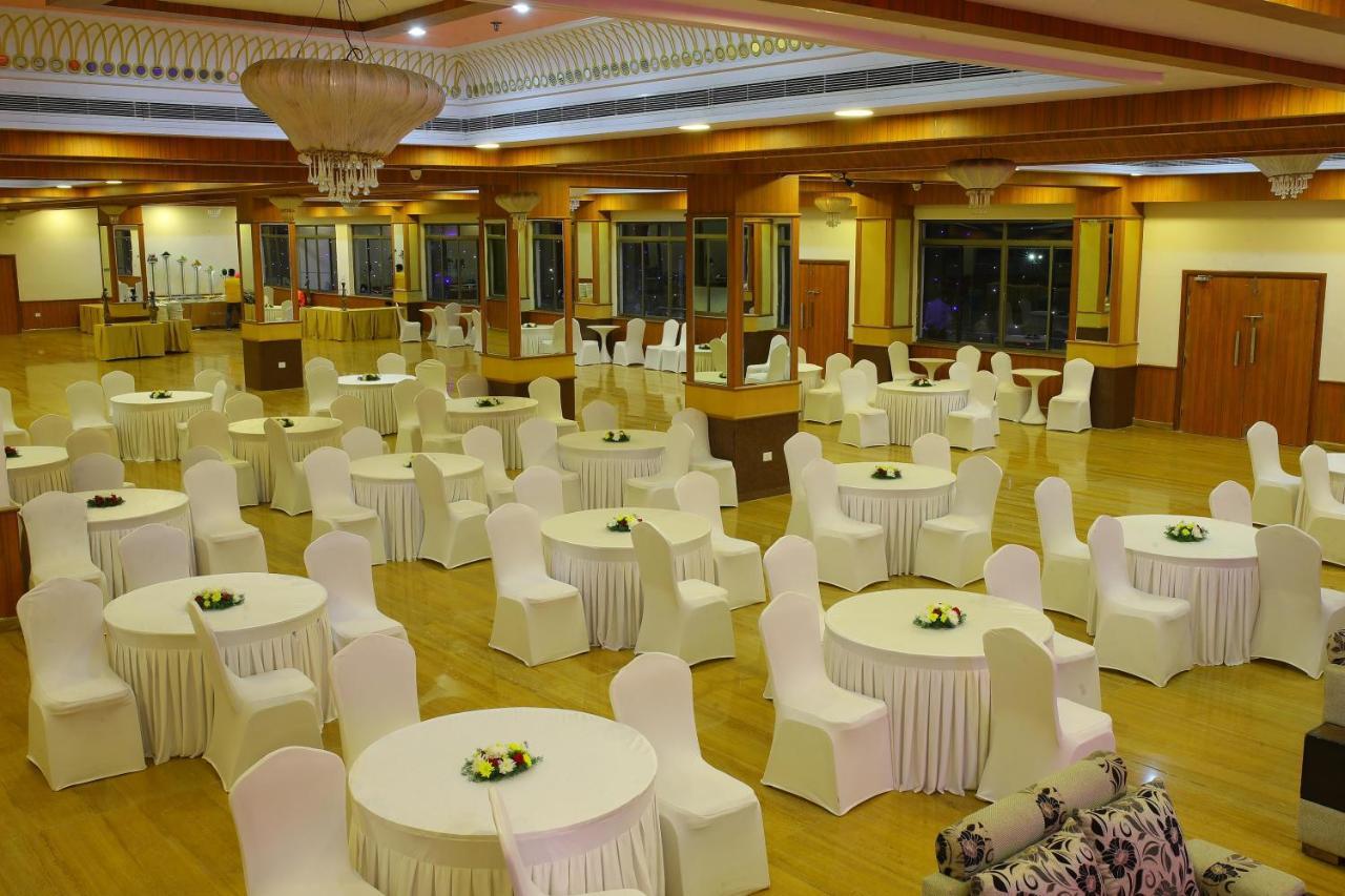 Bay View Hotel Vizag Вішакхапатнам Екстер'єр фото