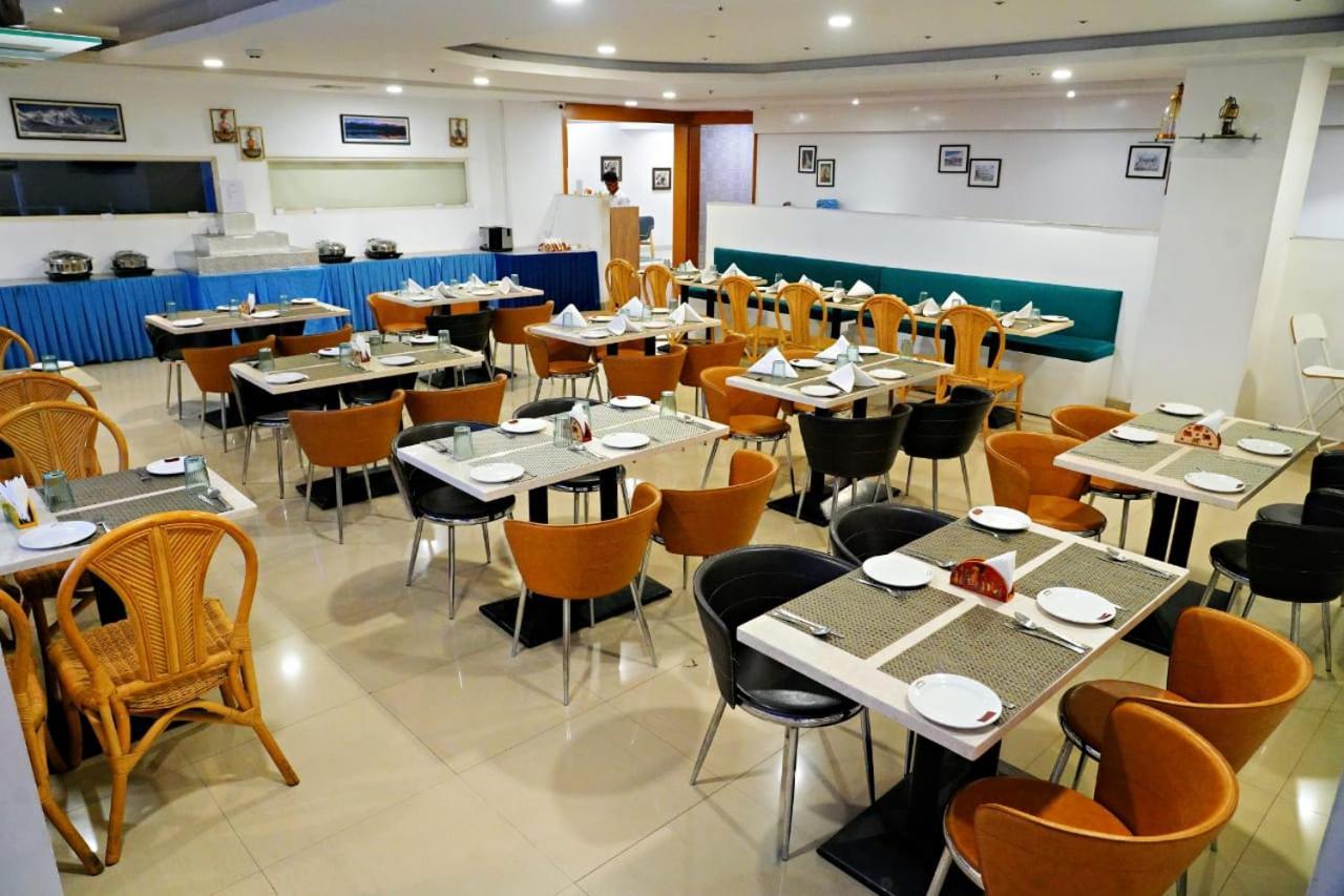Bay View Hotel Vizag Вішакхапатнам Екстер'єр фото
