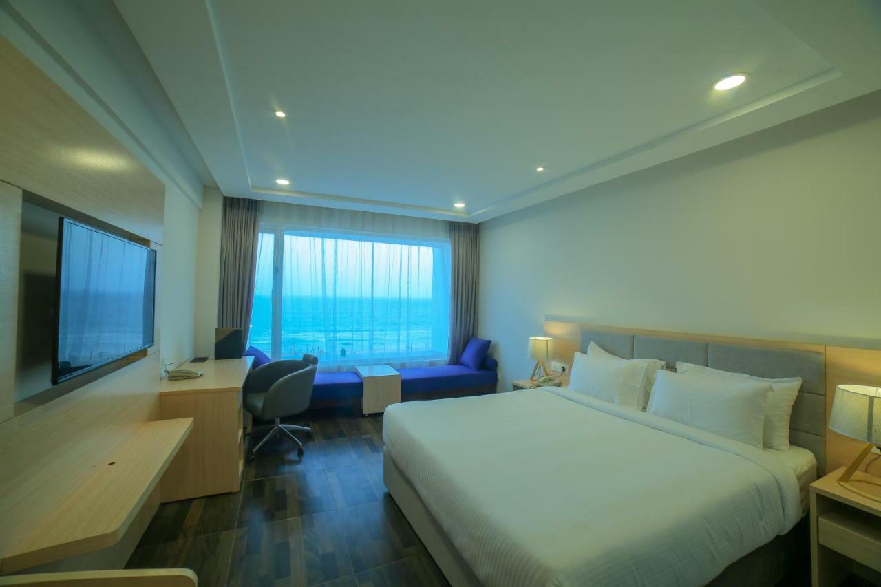 Bay View Hotel Vizag Вішакхапатнам Екстер'єр фото