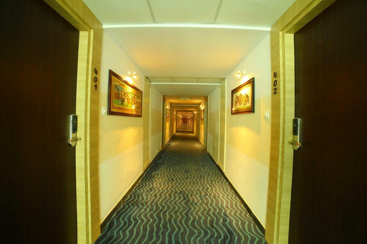 Bay View Hotel Vizag Вішакхапатнам Екстер'єр фото